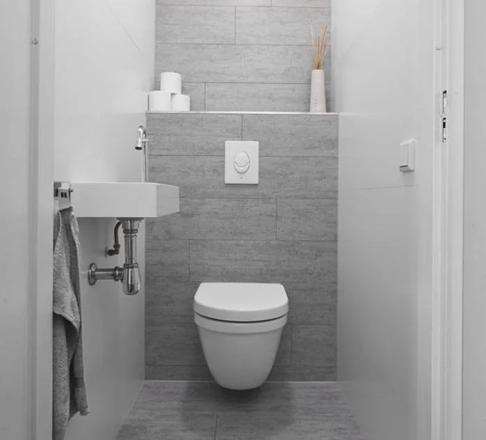 Wave Boulevard master toilet