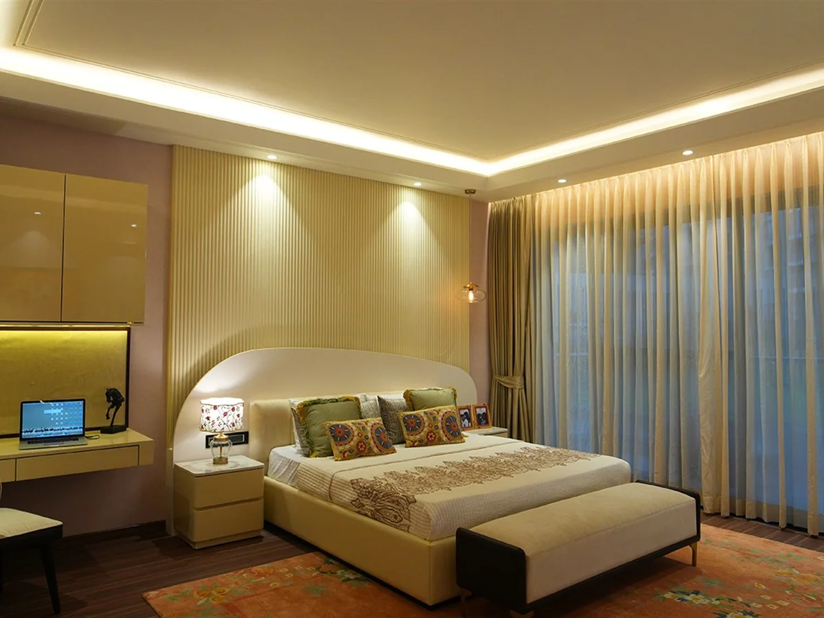 Wave Gardens 4 BHK master bedroom